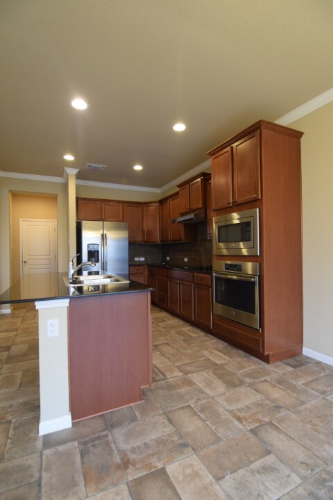 Building Photo - 410 Stonehouse Ln