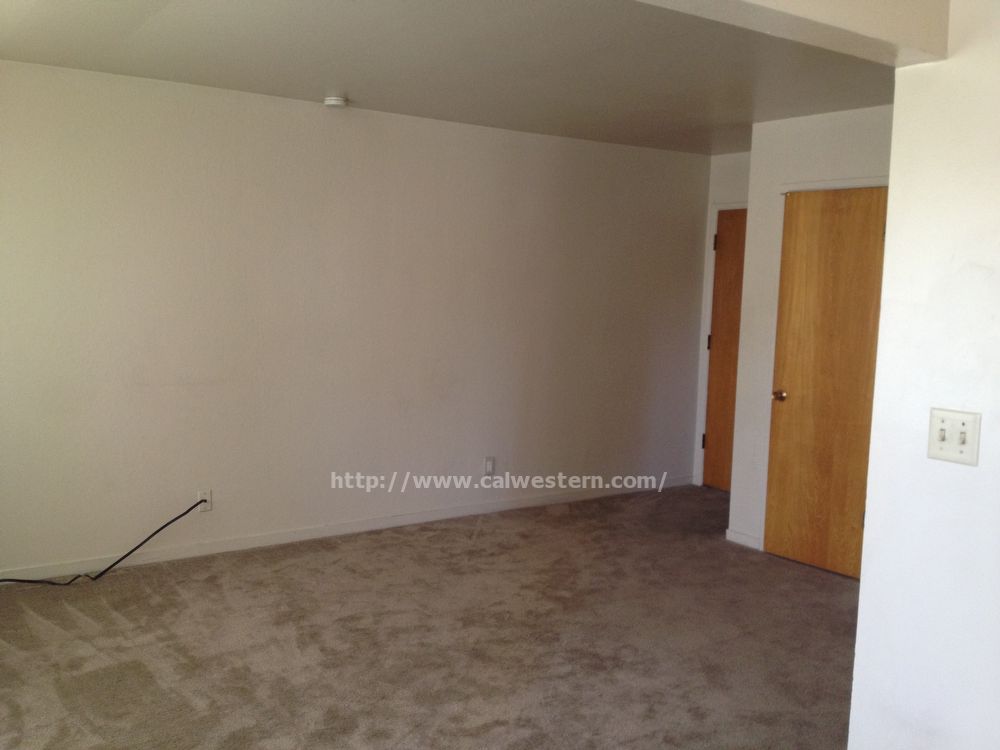 Building Photo - 300 E Reed St