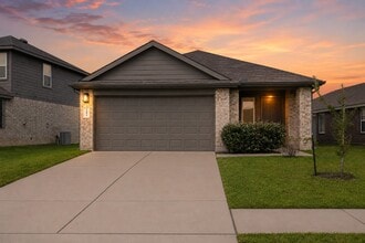 Building Photo - 5306 Evergreen Heights Ln