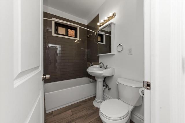 Building Photo - 2 bedroom in Chicago IL 60615