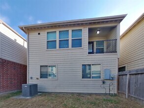 Building Photo - 17103 Amarose Dr Building Photo - 17103 Amarose Dr