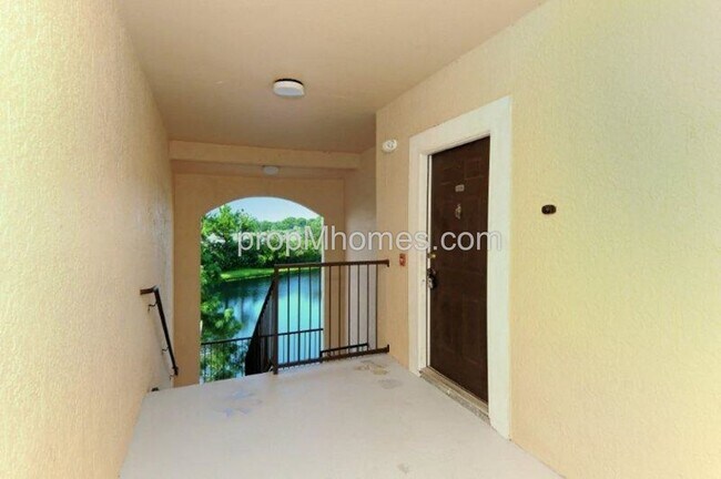 Building Photo - REDUCED Beautiful One Bedroom Condo / Bella V