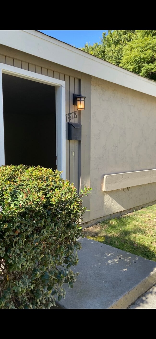 Building Photo - 7878 Camino Glorita