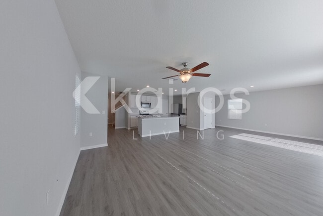 Building Photo - 8624 SW 44th Ct