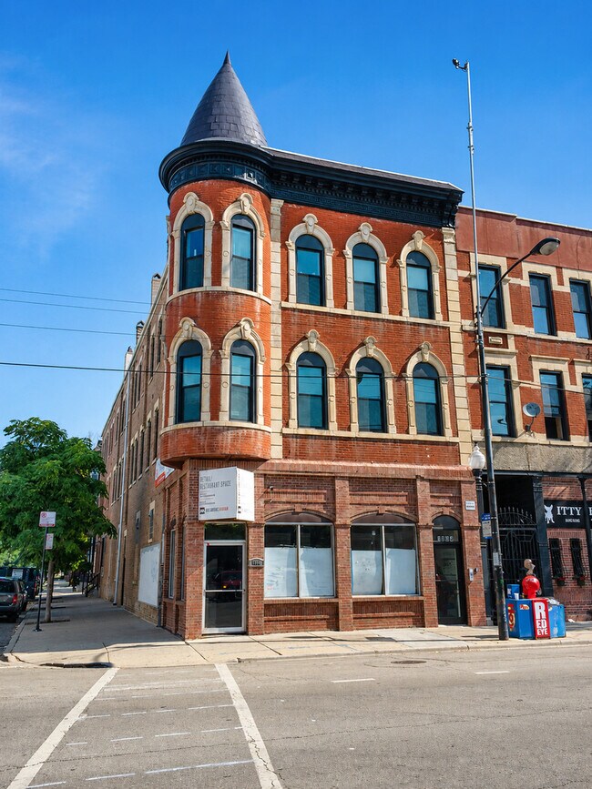 Building Photo - 1044 W 18th St