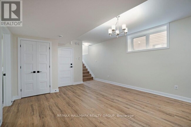Building Photo - 821 Namur St