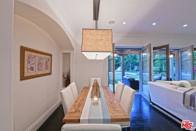 Foto del edificio - 3039 Roscomare Rd