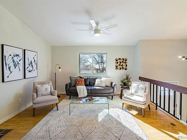 Foto del edificio - Lovely 4-Bedroom, 2-Bath Home in Aurora with Large Backyard and 2-Car Attached Garage!