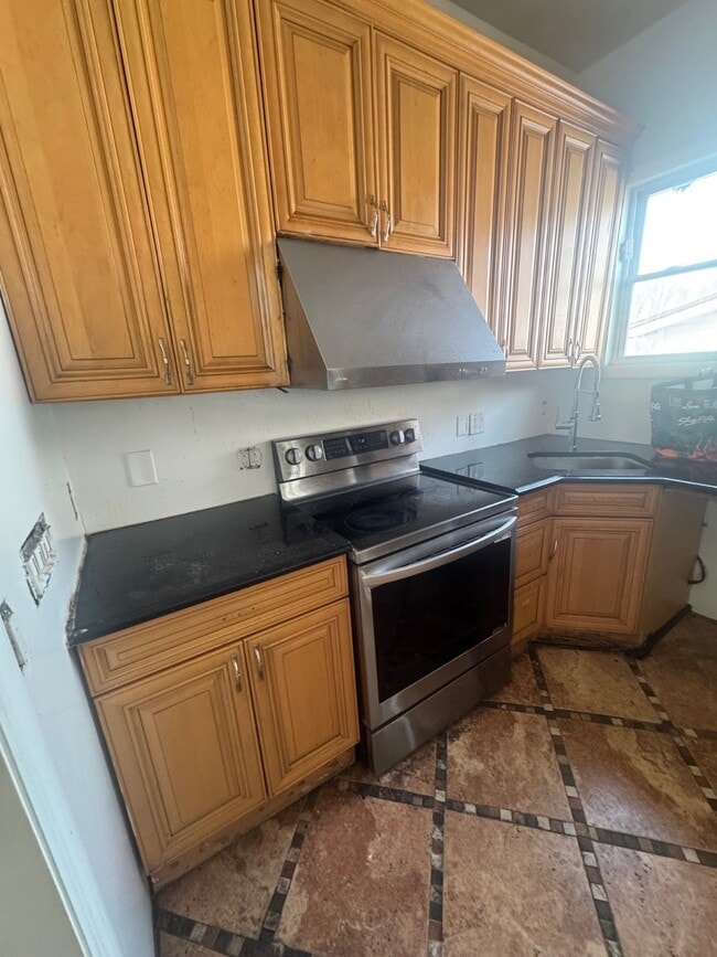 Building Photo - 1870 Harrison Ave