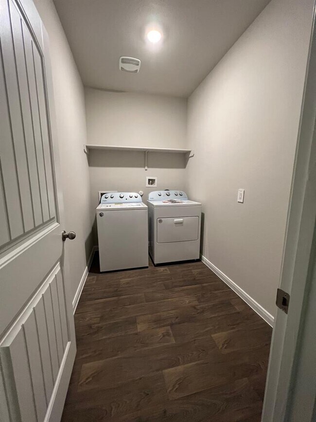 Foto del edificio - 154 Solitude Dr