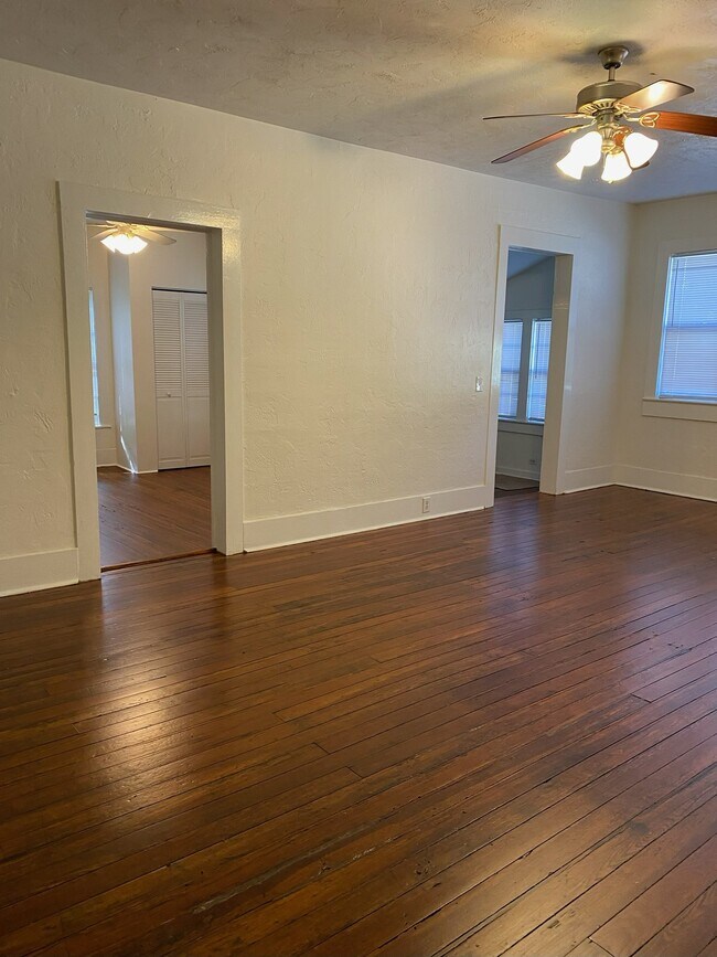 Foto del edificio - 311 SW 3rd Ave