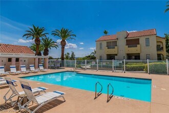 Building Photo - 4823 S Torrey Pines Dr
