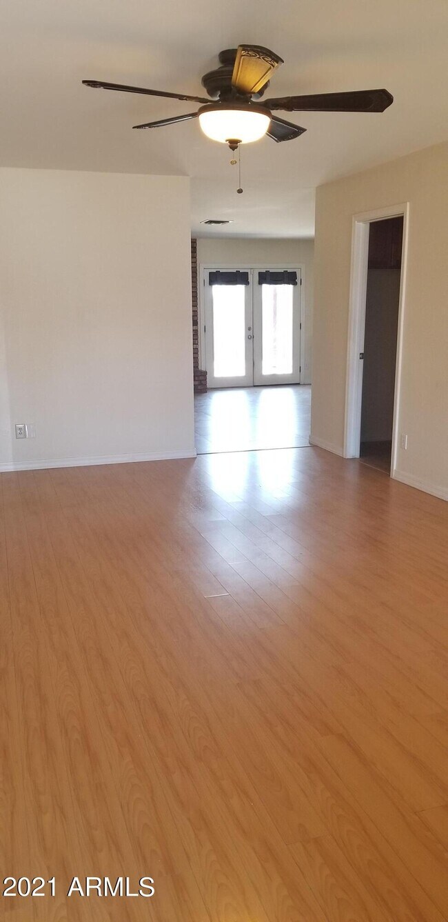 Foto del edificio - 3825 W Libby St