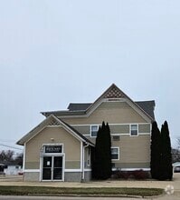 Building Photo - 400 N Main St