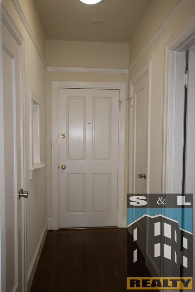 Building Photo - 445 Webster St