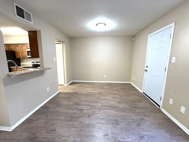 Foto del edificio - 5302 Pocassett Dr