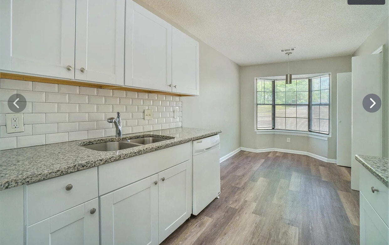 Foto principal - 926 Amberly Dr