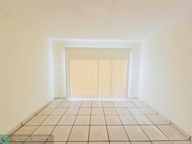 Foto del edificio - 3610 NW 21st St