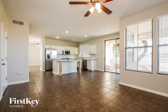 Foto del edificio - 13488 W Cypress St