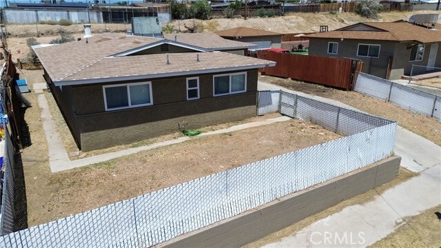 Foto del edificio - 660 Elm Dr