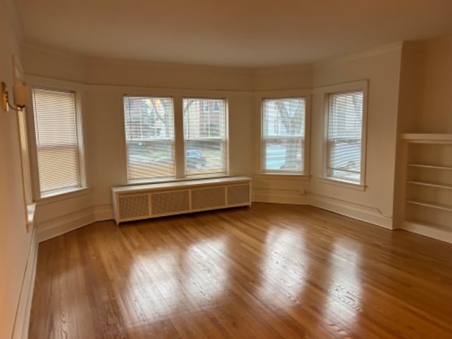 Photo - 6321 N Hermitage Ave Apartment