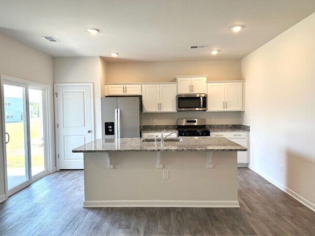 Foto del edificio - BRAND NEW HOME IN HOPKINS