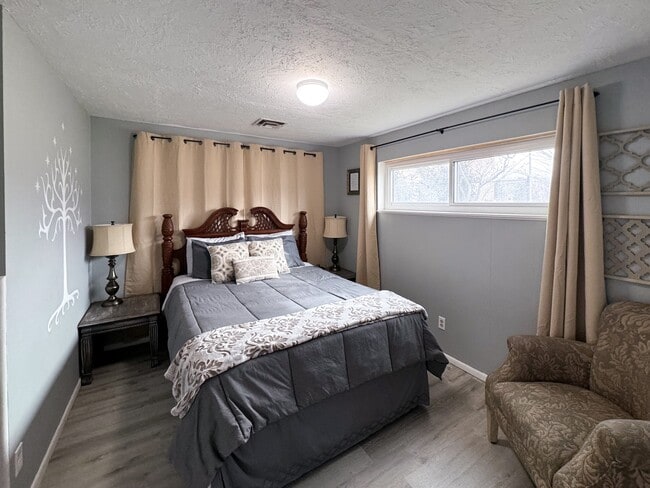 Photo - Cozy Basment/Lower Level Apartment