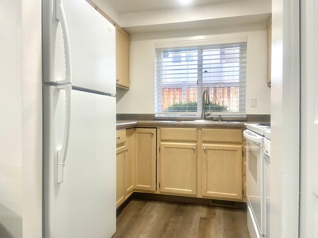 Foto del edificio - 5341 Trunk Bay Cir