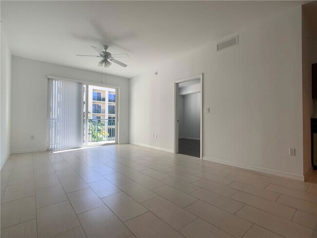 Foto del edificio - 601 NW 82nd Ave