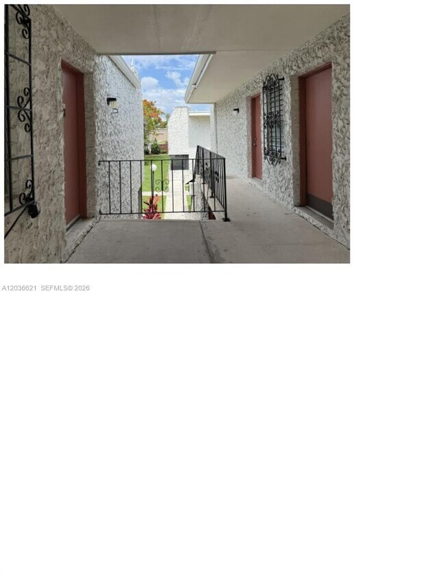 Foto del edificio - 8701 SW 141st St