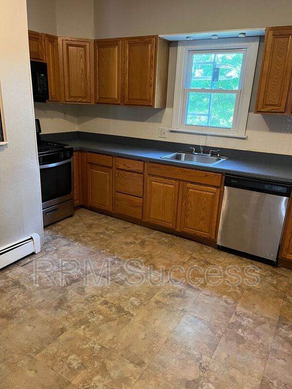 51 Stetson St Unit 1, Bridgewater, MA 02324 Condo for Rent in