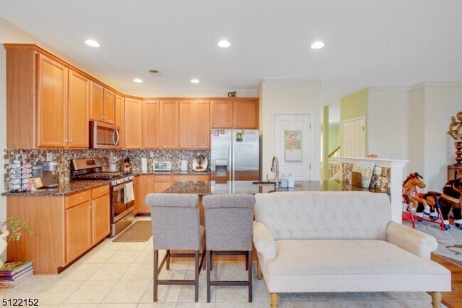 Building Photo - 238 Patriot Hill Dr
