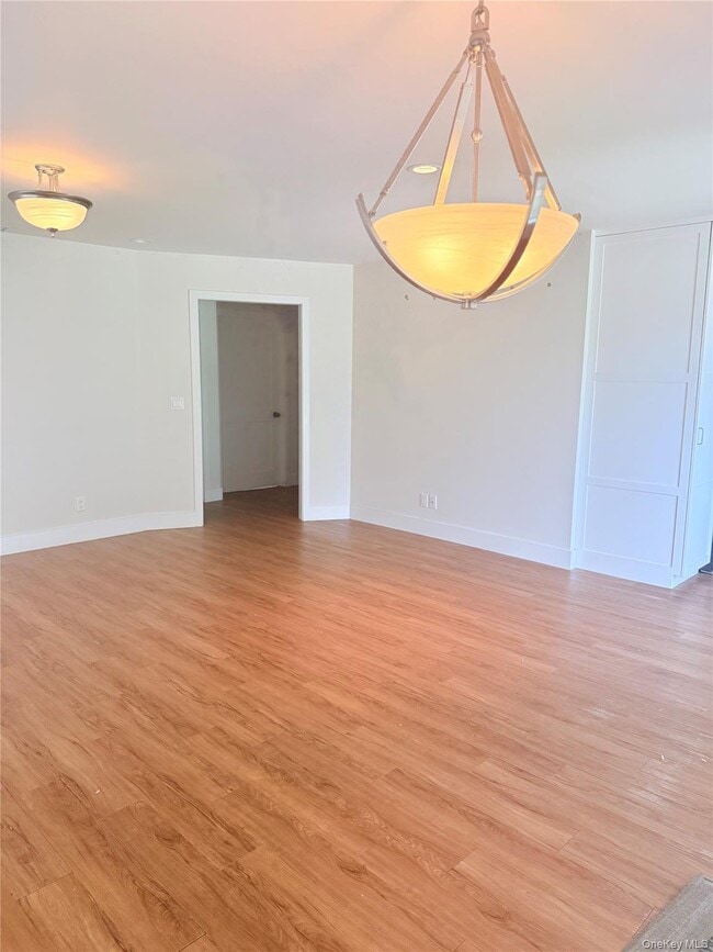 Building Photo - 61 A Chichester Ave