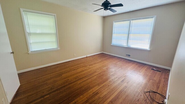 Foto del edificio - New For Rent in Center Point!