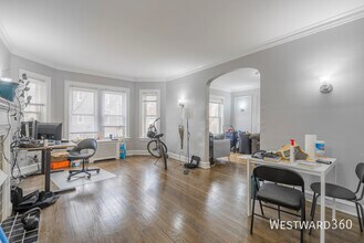 Building Photo - 6510 N Hamilton Ave