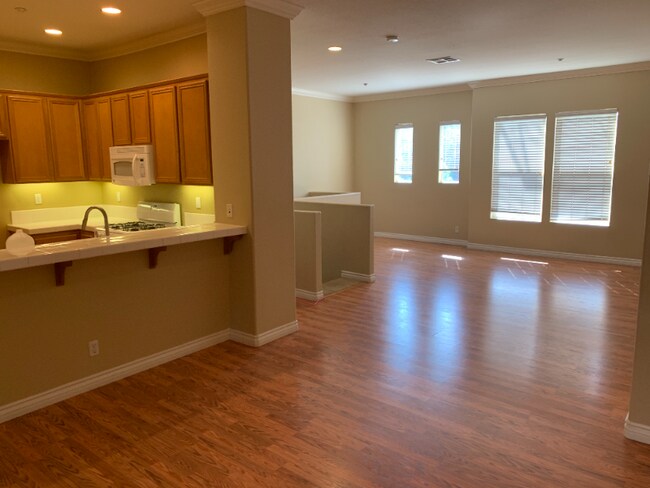 Foto del edificio - 1115 Armstrong Dr