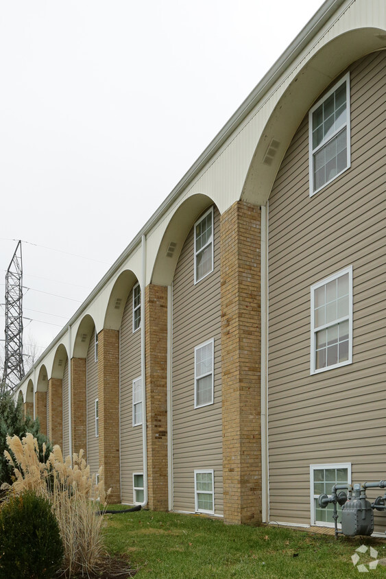 Building Photo - Dinsmore Pointe