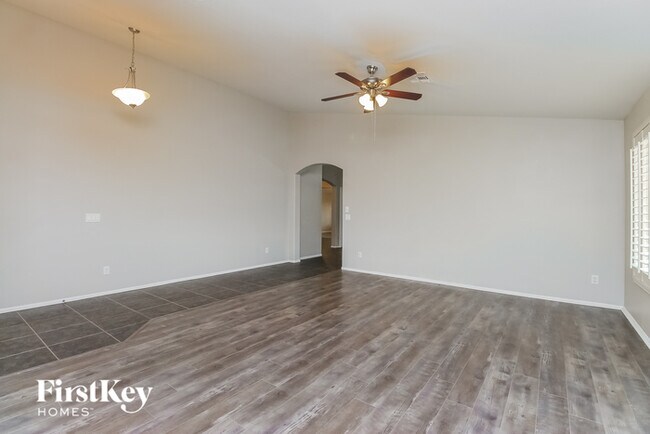 Building Photo - 4110 S 103rd Ln