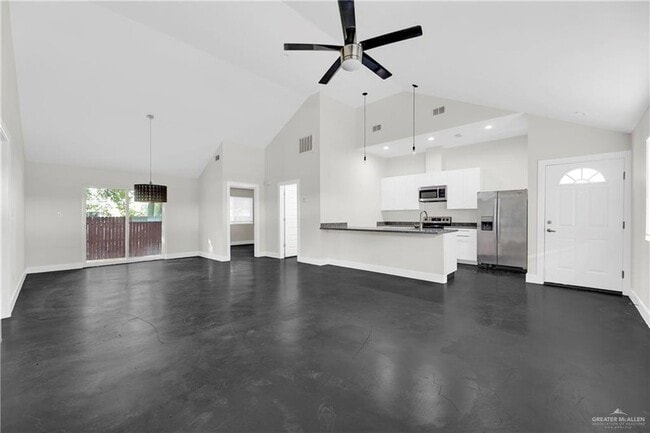 Building Photo - 308 N 17th St