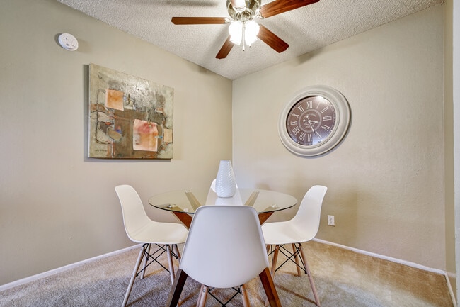 Building Photo - Iron Horse Valley Apartments