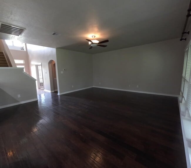 Foto del edificio - 2521 Saratoga Dr