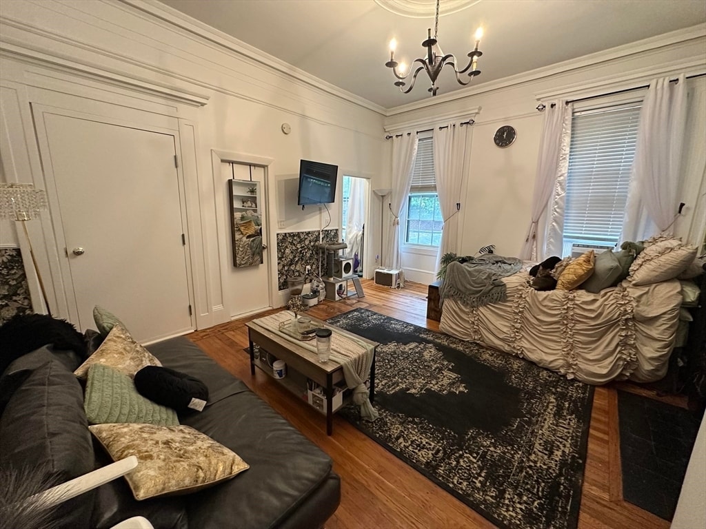 Primary Photo - 107 Charles St