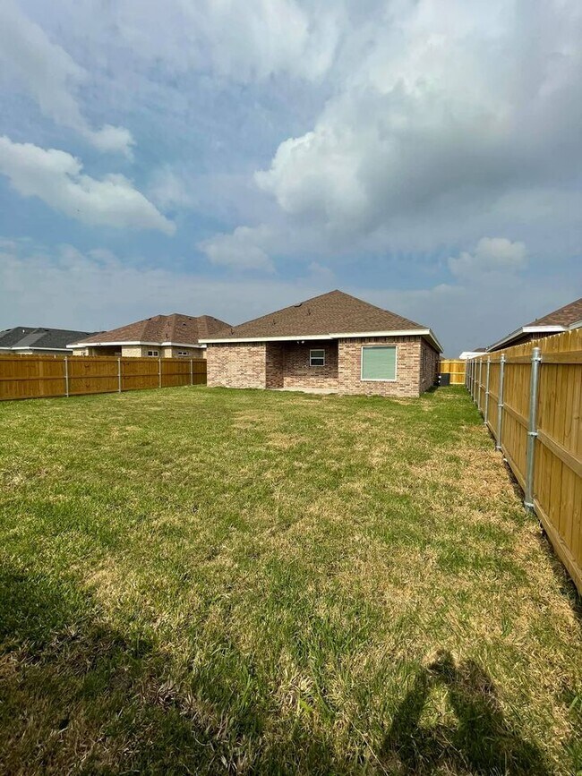 2618 E Imperial Oaks Dr, Alton, TX 78573 House Rental in Alton, TX