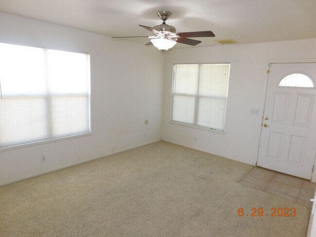 Building Photo - 1644 S Mahan St