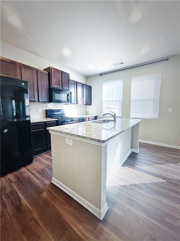 Building Photo - 609 Royal Crest Ct