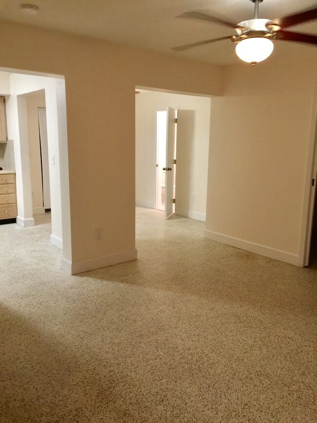 Foto del edificio - 882 NW 2nd St