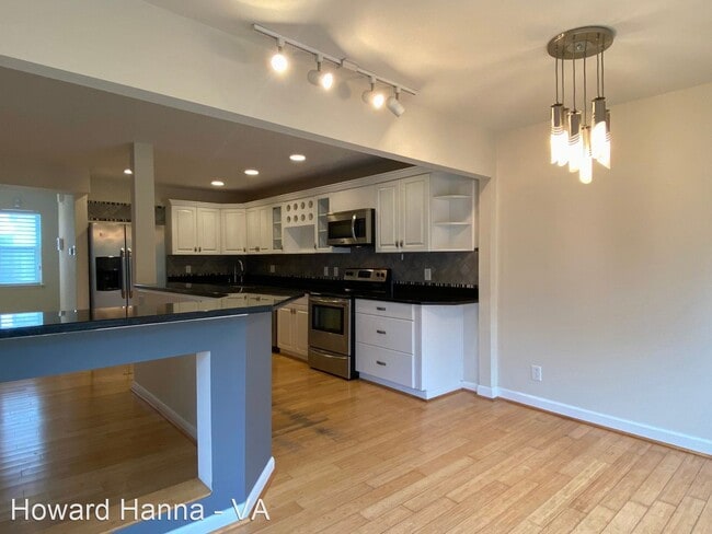 Building Photo - 3 br, 2.5 bath House - 518 9th Street