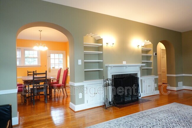 Foto del edificio - 800 Maplewood Ave