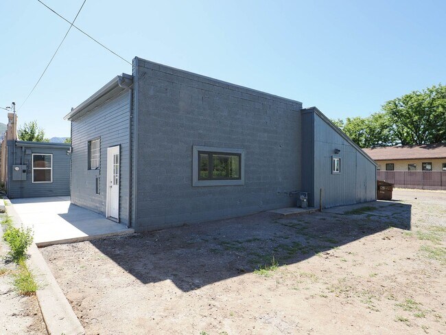 Building Photo - 1019_Washington_Royal_One