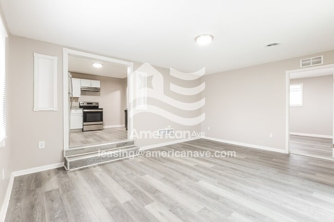 Building Photo - 77 Eastlawn Dr